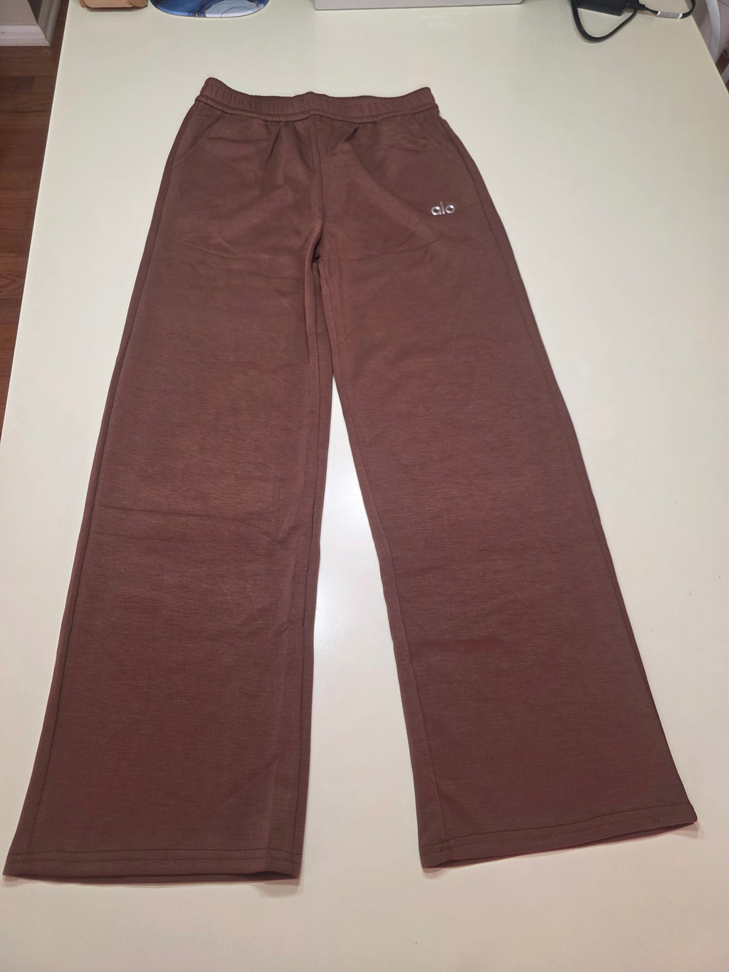 Alo Yoga Women's 2-Piece Set | Mocha Brown Crop Tank & Wide-Leg Pants | NWT